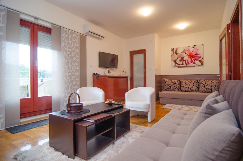 Apartments Biser Vrnjačka Banja Rum bild