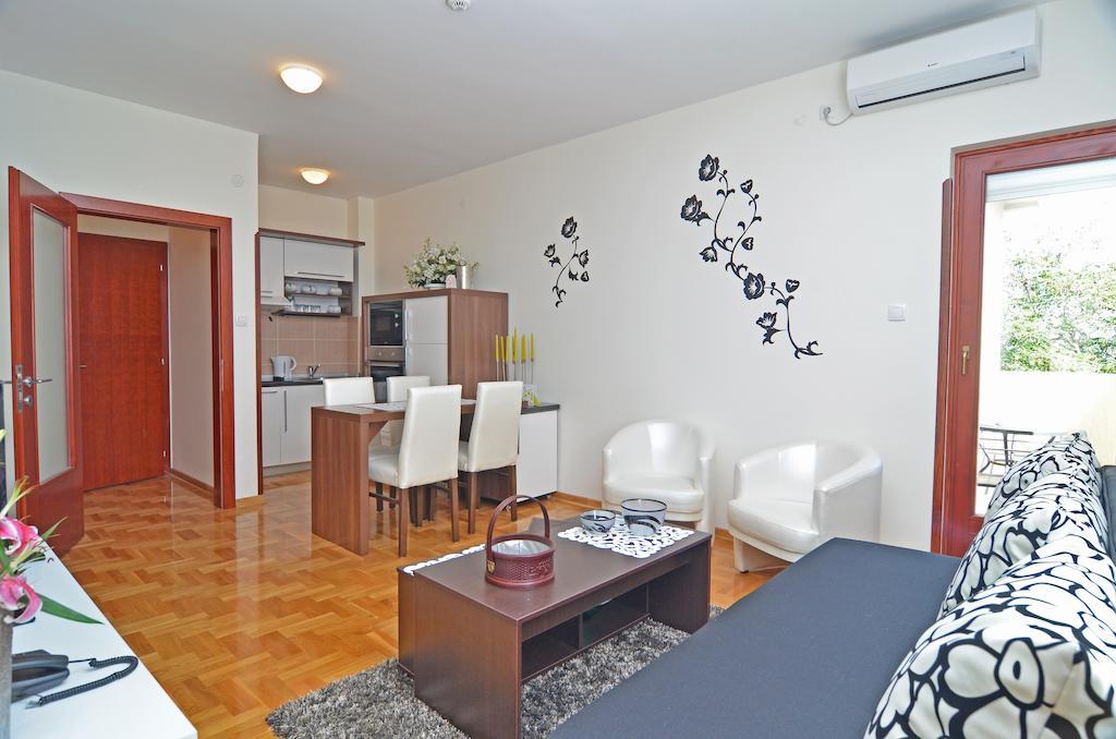 Apartments Biser Vrnjačka Banja Rum bild