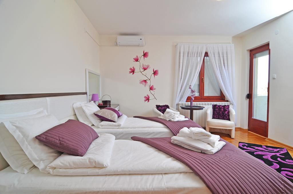 Apartments Biser Vrnjačka Banja Rum bild