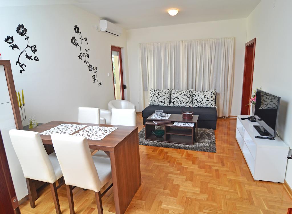 Apartments Biser Vrnjačka Banja Rum bild